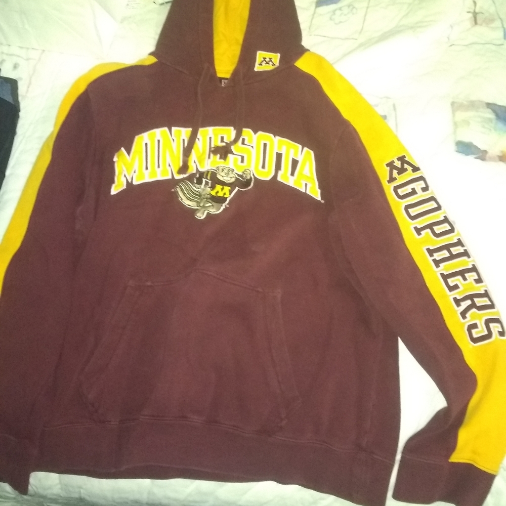 Minnesota gophers sweatshirt